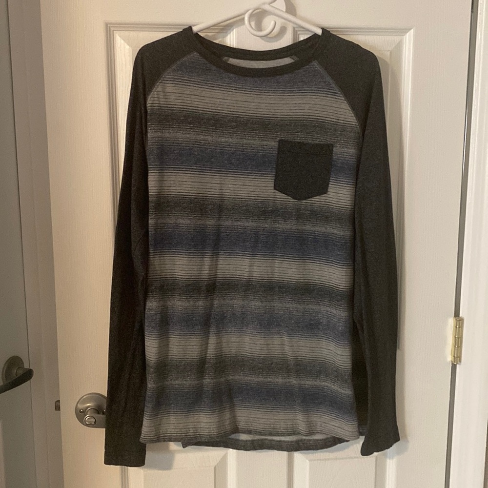 Nice long sleeve shirt excellent condition